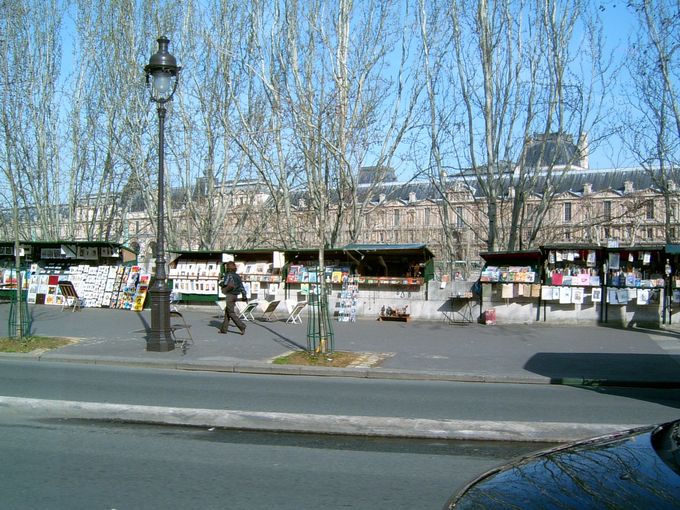 Artists at the river Seine in Paris 2007