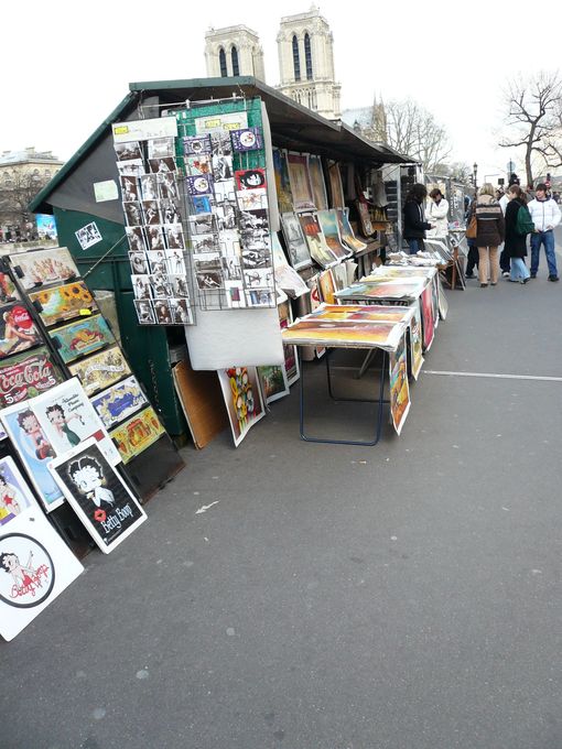 Artists at the river Seine in Paris 2007