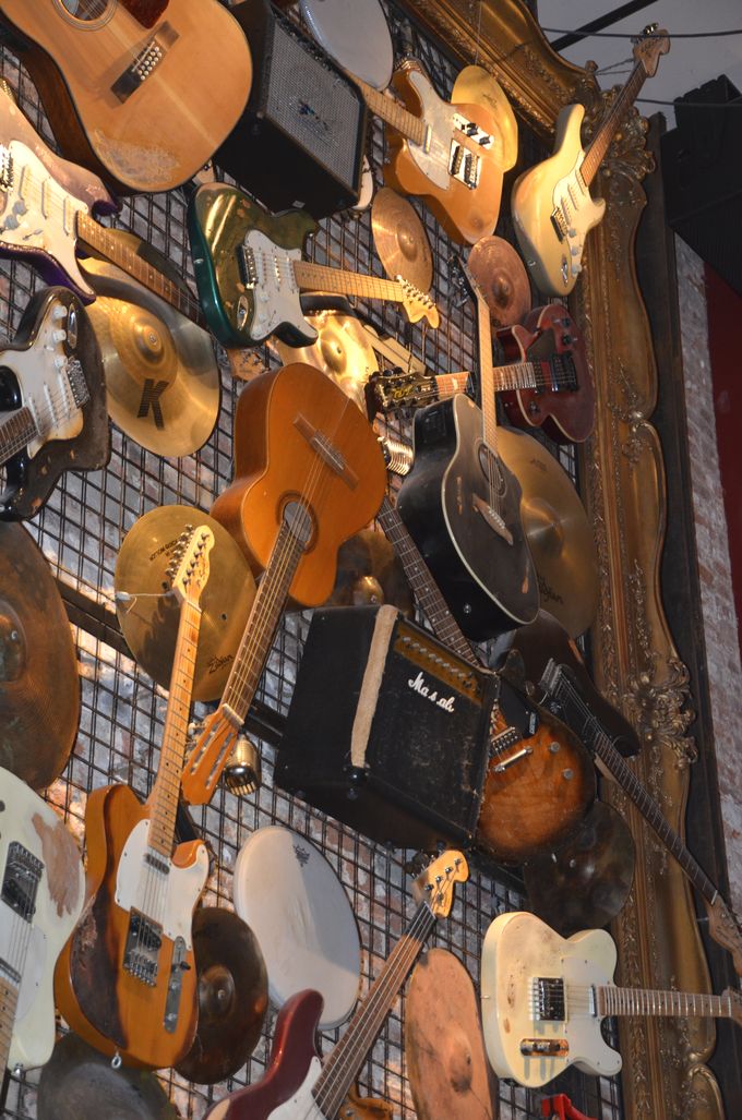 Hard Rock Café Guitars