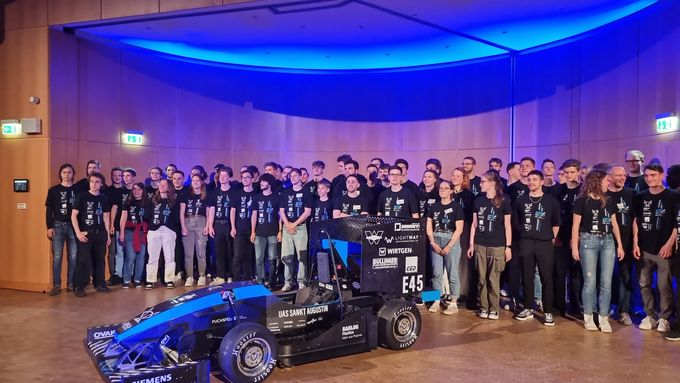 Bonn-Rhein-Sieg Formula Student Team mit neuem E-Rennwagen G24e